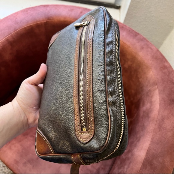 VTG Louis Vuitton Monogram Leather Clutch(Wear, Cracking, Peeling, Darkening) - Picture 3 of 15